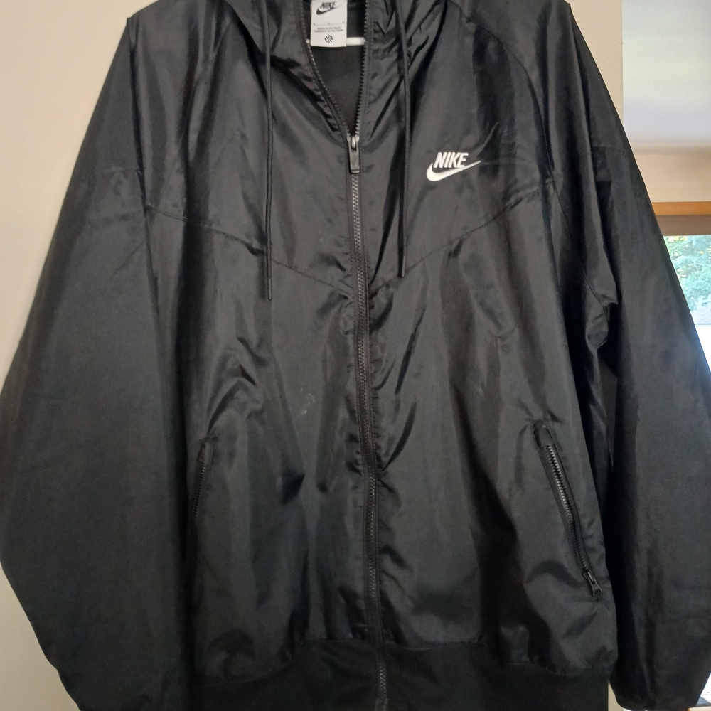 Nike Men's Black Windbreaker Jacket